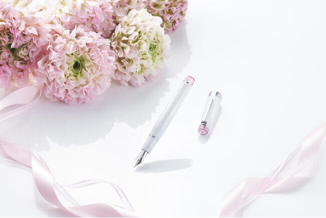ancora’s 3rd Anniversary Professional Gear Fountain Pen Ranunculus Hermione to be Released in Limited Quantities (March 15, 2024)|BIGLOBE News